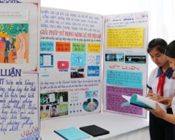 Các sản phẩm sáng tạo của học sinh khi đưa ứng dụng công nghệ thông tin vào học tập được trưng bày tại lễ ra mắt dự án.