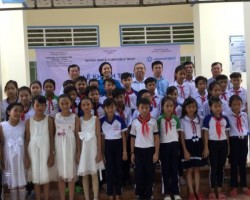 Ceremony of inauguration 05 classrooms of Thanh Hoa 1 primary school in Phung Hiep district