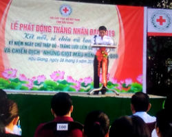 Ông Đồng Văn Thanh - Phó Chủ tịch UBND tỉnh Hậu Giang phát biểu phát động hưởng ứng "tháng nhân đạo" năm 2019