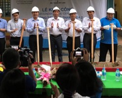 Over VND 1.4 billion for invested building classrooms in Phung Hiep district by SAIGONCHILDREN
