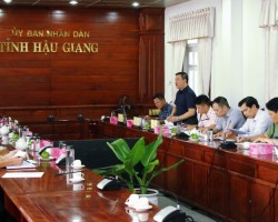 Quang cảnh Đoàn Ủy ban công tác về các tổ chức phi chính phủ nước ngoài làm việc tại Hậu Giang