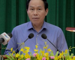 Ông Lê Tiến Châu, Bí thư Tỉnh ủy Hậu Giang, phát biểu tại hội nghị.