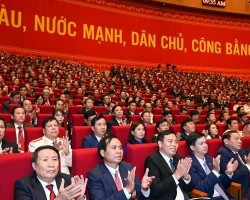 Việt Nam đang phấn đấu xây dựng là một xã hội dân giàu, nước mạnh, dân chủ, công bằng, văn minh, do nhân dân làm chủ.