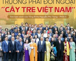 Ông Phan Anh Sơn (đứng), Phó Chủ tịch   Tổng thư ký Liên hiệp các Tổ chức hữu nghị Việt Nam, phát biểu tại hội nghị  Mong Toan