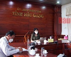 Ms. Ho Thu Anh, Vice Chairwoman of the Provincial People’s Committee, attended the conference at Hau Giang bridge point.