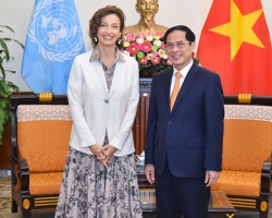 Bộ trưởng Ngoại giao Bùi Thanh Sơn tiếp Tổng giám đốc UNESCO Audrey Azoulay ngày 5-9 - Ảnh: BNG