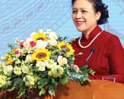 Đại sứ Nguyễn Phương Nga, Bí thư Đảng đoàn, Chủ tịch Liên hiệp các tổ chức hữu nghị Việt Nam.