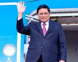 Thủ tướng Phạm Minh Chính tới sân bay Bắc Kinh ngày 25/6. Ảnh: Nhật Bắc