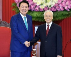 Tổng bí thư Nguyễn Phú Trọng tiếp Tổng thống Hàn Quốc Yoon Suk Yeol chiều 23-6 - Ảnh: TUẤN HUY