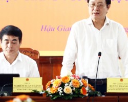 Bộ trường Huỳnh Thành Đạt tại buổi làm việc với tỉnh Hậu Giang, ngày 28/7. Ảnh: Mai Hà