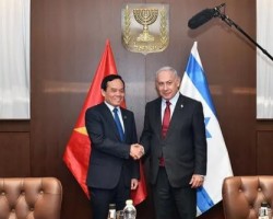 Phó Thủ tướng Trần Lưu Quang chuyển lời thăm hỏi và lời mời của Thủ tướng Phạm Minh Chính mời Thủ tướng Israel B. Netanyahu sớm thăm Việt Nam - Ảnh VGP/Hải Minh