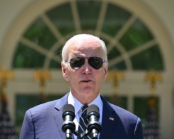 Tổng thống Mỹ Joe Biden phát biểu tại Vườn Hồng, Nhà Trắng ngày 25/5. Ảnh: AFP