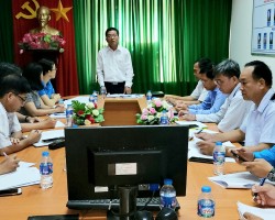 Mr. Nguyen Van Nhan - Chairman of the Hau Giang Union of Friendship Organizations speaking at the working.