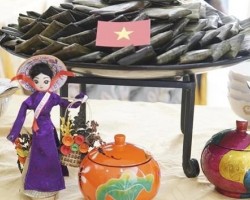 Món bánh bột lọc của Đoàn Việt Nam được trưng bày tại Tiệc trà 2023. (Ảnh: Đỗ Bá Thành/TTXVN)