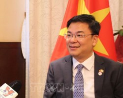 Đại sứ Phạm Quang Hiệu trả lời phỏng vấn phóng viên TTXVN. Ảnh tư liệu: TTXVN