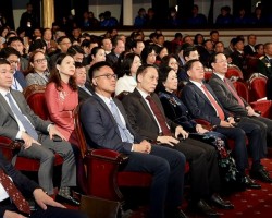 President Vo Van Thuong and delegates attended the ceremony. (Photo: Dinh Hoa)