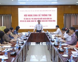 Ông Phan Anh Sơn, Chủ tịch VUFO (giữa) tiếp đoàn Cựu chiến binh vì hòa bình VFP, ngày 14/10 tại Hà Nội (Ảnh: Đinh Hòa).