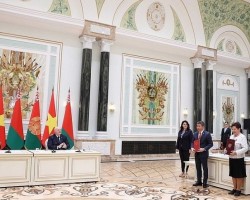 Vietnam - Belarus Sign Cooperation Documents