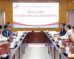 Đoàn đại biểu Hội đồng Hòa bình và Đoàn kết Nepal làm việc với lãnh đạo Hội hữu nghị Việt Nam - Nepal tháng 5/2024. (Ảnh: TTXVN phát)