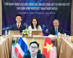 Hội thảo quốc tế "Tầm quan trọng của việc giảng dạy, gìn giữ tiếng Việt và văn hóa Việt cho cộng đồng người Việt Nam ở nước ngoài". (Ảnh: Tổng lãnh sự quán Việt Nam tại Fukuoka)