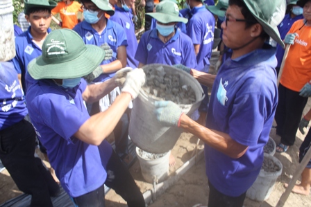 Tổ chức Đông Tây Hội Ngộ xin phép tổ chức chương trình "Sinh viên Huấn luyện" hè 2014 tại Hậu Giang