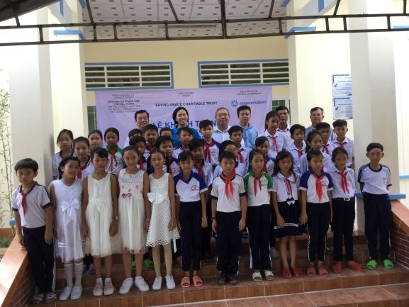 Ceremony of inauguration 05 classrooms of Thanh Hoa 1 primary school in Phung Hiep district