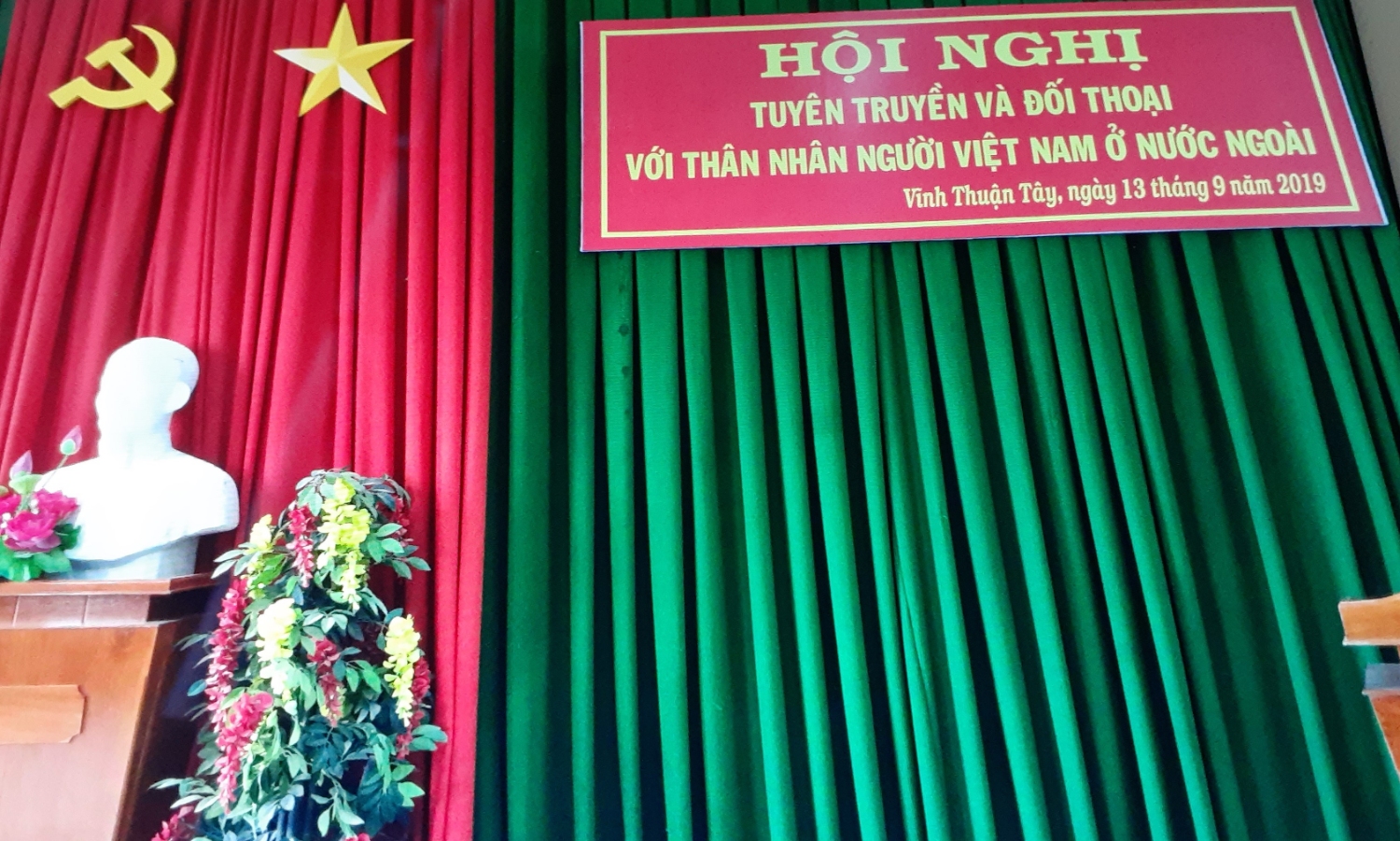 Hội nghị tuyên truyền và đối thoại với thân nhân người Việt Nam định cư ở nước ngoài