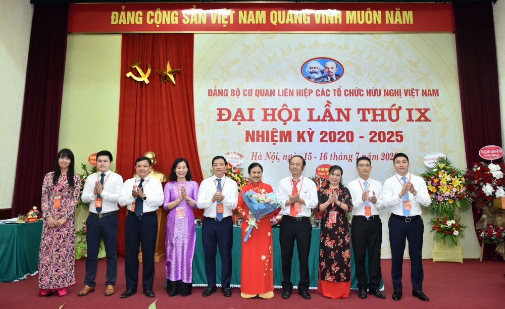Ban Chấp hành Đảng bộ nhiệm kỳ 2020 - 2025 ra mắt Đại hội
