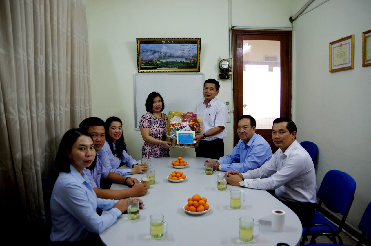 Lãnh đạo Liên hiệp Hậu Giang thăm và chúc Tết Văn phòng đại diện phía Nam - Liên hiệp các tổ chức hữu nghị Việt Nam.