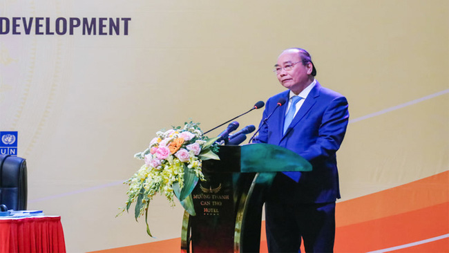 Thủ tướng Chính phủ Nguyễn Xuân Phúc phát biểu tại Hội nghị lần thứ ba về phát triển bền vững Đồng bằng sông Cửu Long thích ứng với biến đổi khí hậu.