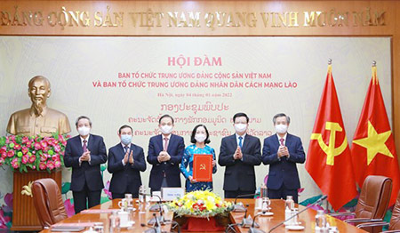 Ban Tổ chức Trung ương Đảng Cộng sản Việt Nam và Ban Tổ chức Trung ương Đảng Nhân dân Cách mạng Lào ký kết hợp tác.