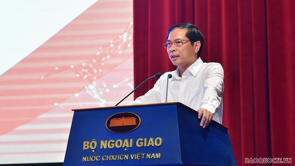 Bộ trưởng Ngoại giao Bùi Thanh Sơn phát biểu chỉ đạo tại Hội nghị sơ kết công tác 6 tháng đầu năm 2022 của Bộ Ngoại giao chiều 8/7. (Ảnh: Tuấn Anh)