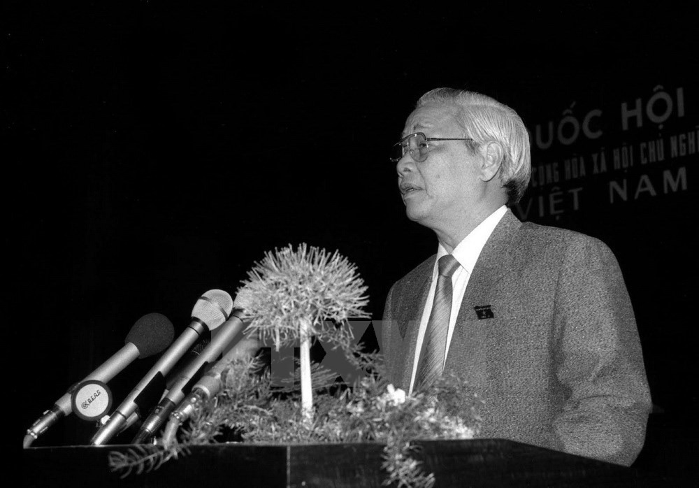 Ông Võ Văn Kiệt phát biểu trước Quốc hội sau khi được bầu làm Thủ tướng Chính phủ ngày 23/9/1992 tại kỳ họp thứ nhất Quốc hội khóa IX. Ảnh: TTXVN