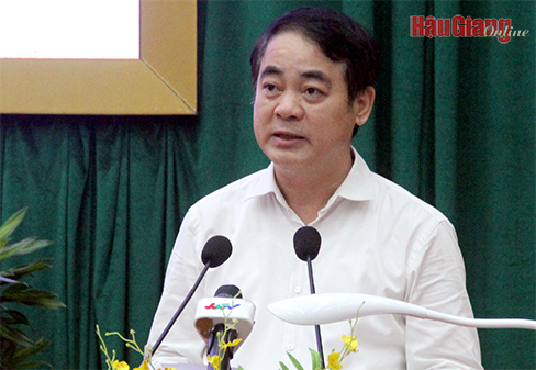 Ông Nghiêm Xuân Thành, Uỷ viên Trung ương Đảng, Bí thư Tỉnh uỷ, phát biểu khai mạc hội nghị.