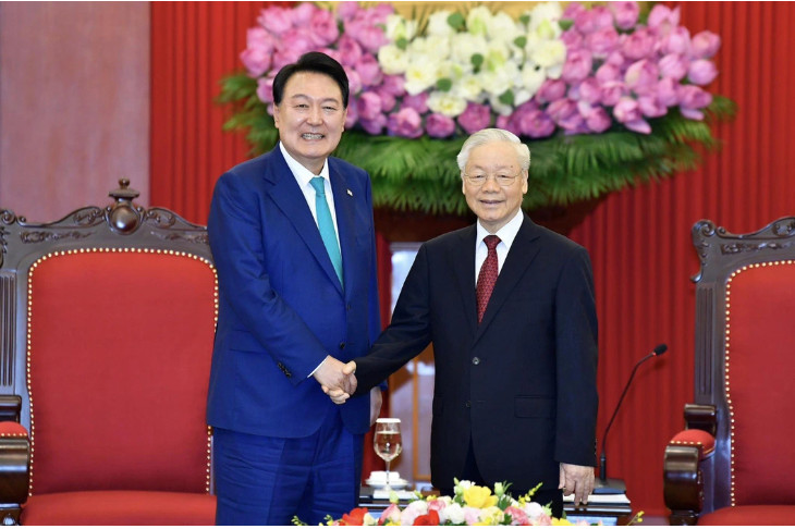 Tổng bí thư Nguyễn Phú Trọng tiếp Tổng thống Hàn Quốc Yoon Suk Yeol chiều 23-6 - Ảnh: TUẤN HUY