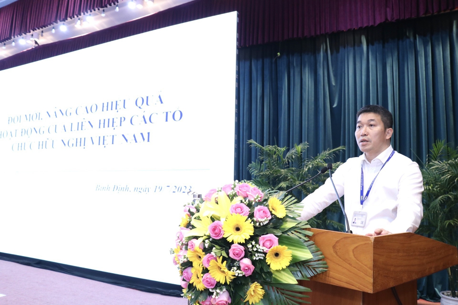 Ông Phan Anh Sơn, Phó Chủ tịch - Tổng Thư ký Liên hiệp các tổ chức hữu nghị Việt Nam phát biểu tại Hội nghị (Ảnh: Thu Hà).
