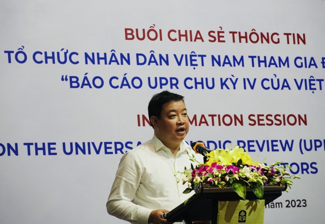 Ông Nguyễn Ngọc Hùng, Phó Chủ tịch Liên hiệp các tổ chức hữu nghị Việt Nam phát biểu tại buổi chia sẻ thông tin.