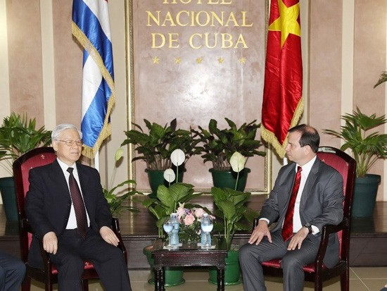 Tổng Bí thư Nguyễn Phú Trọng tiếp Chủ tịch Viện Cuba hữu nghị với các dân tộc Fernando Gonzales trong chuyến thăm Cuba vào tháng 3/2018. (Ảnh: TTXVN)