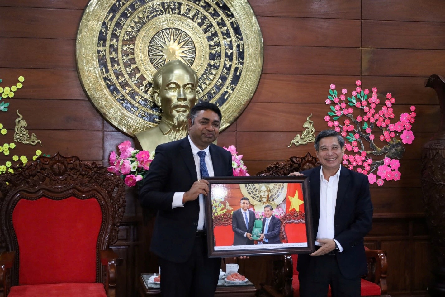 Hau Giang Leaders received the Indian Consulate General in Ho Chi Minh City.