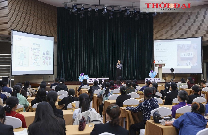 More than 100 women listened to doctors share insights on common endocrine disorders at the seminar. (Photo: Dinh Hoa)